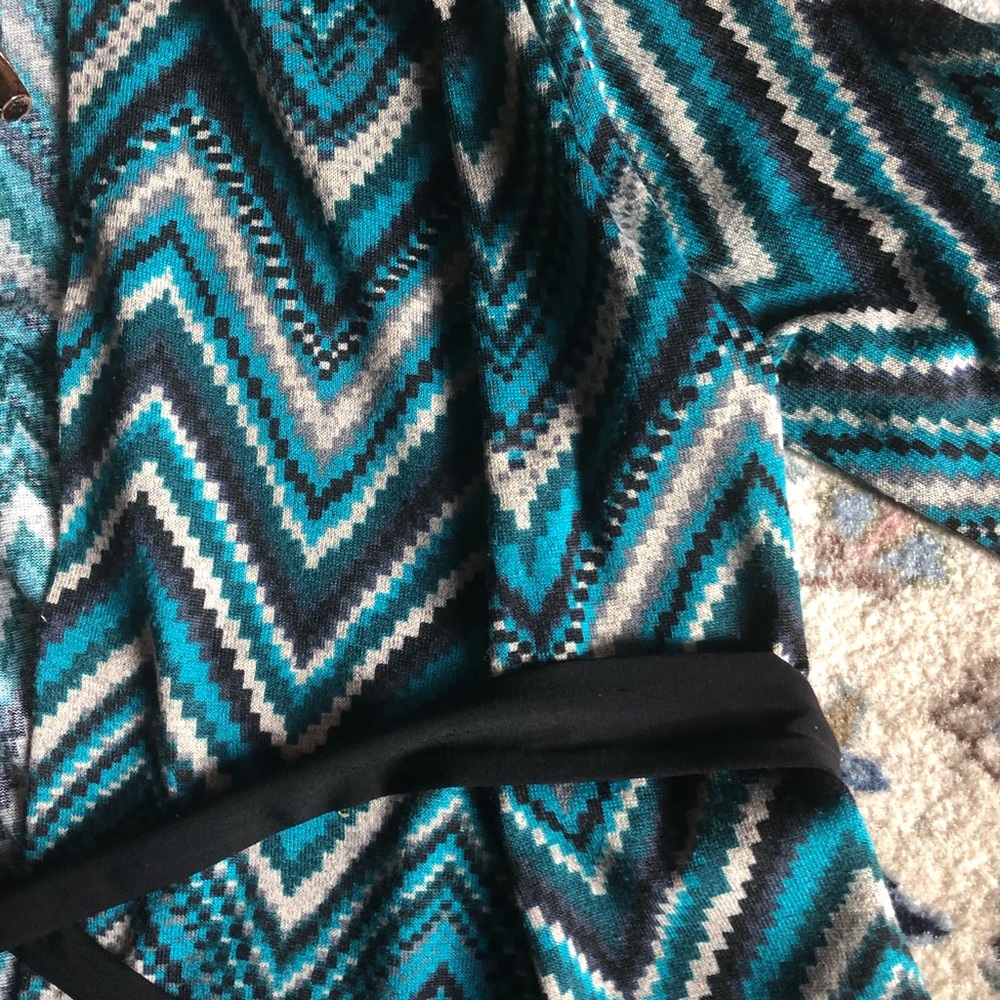 Beautiful Patterned Cardigan - Picture 2 of 4